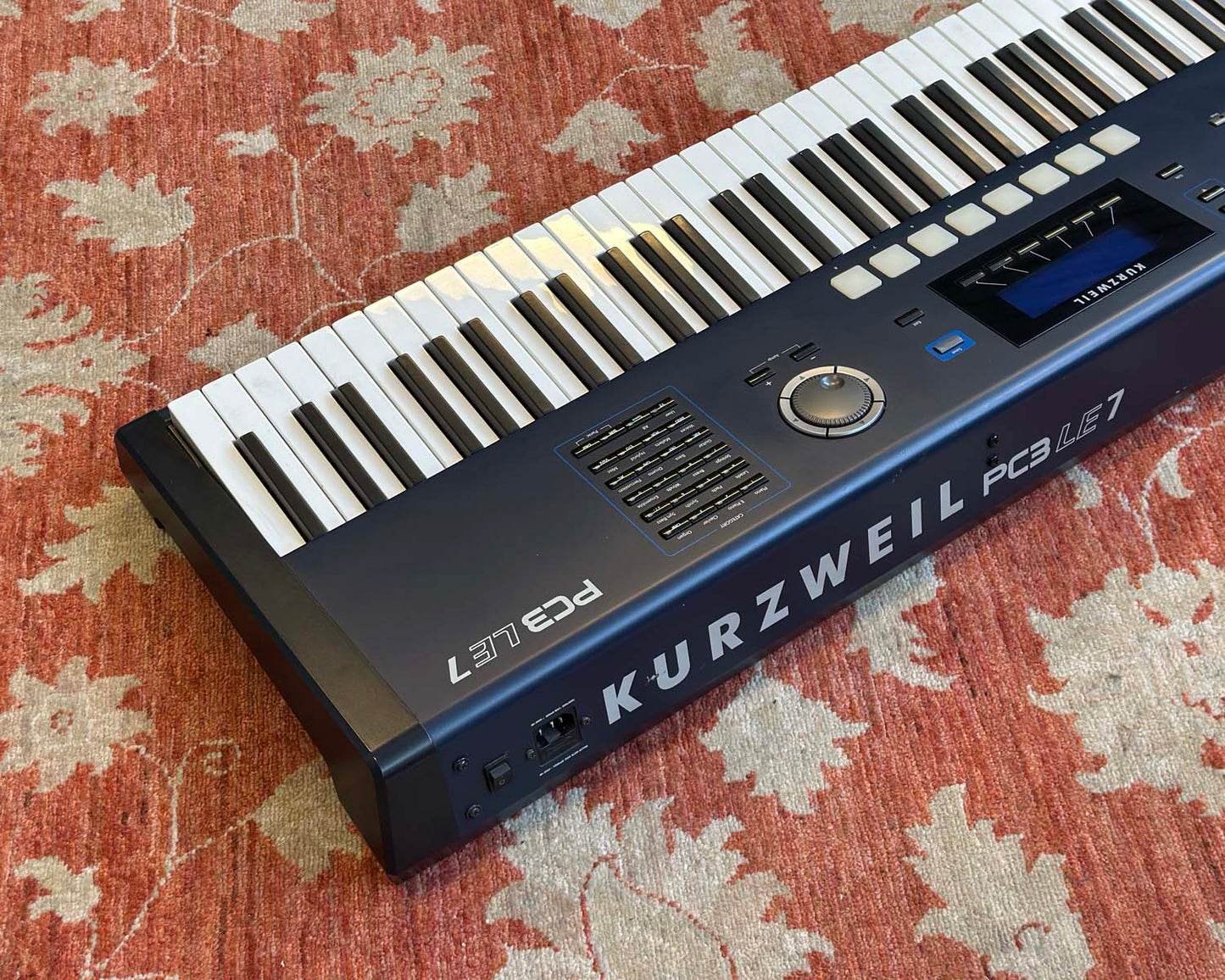 Kurzweil PC3LE7 Workstation