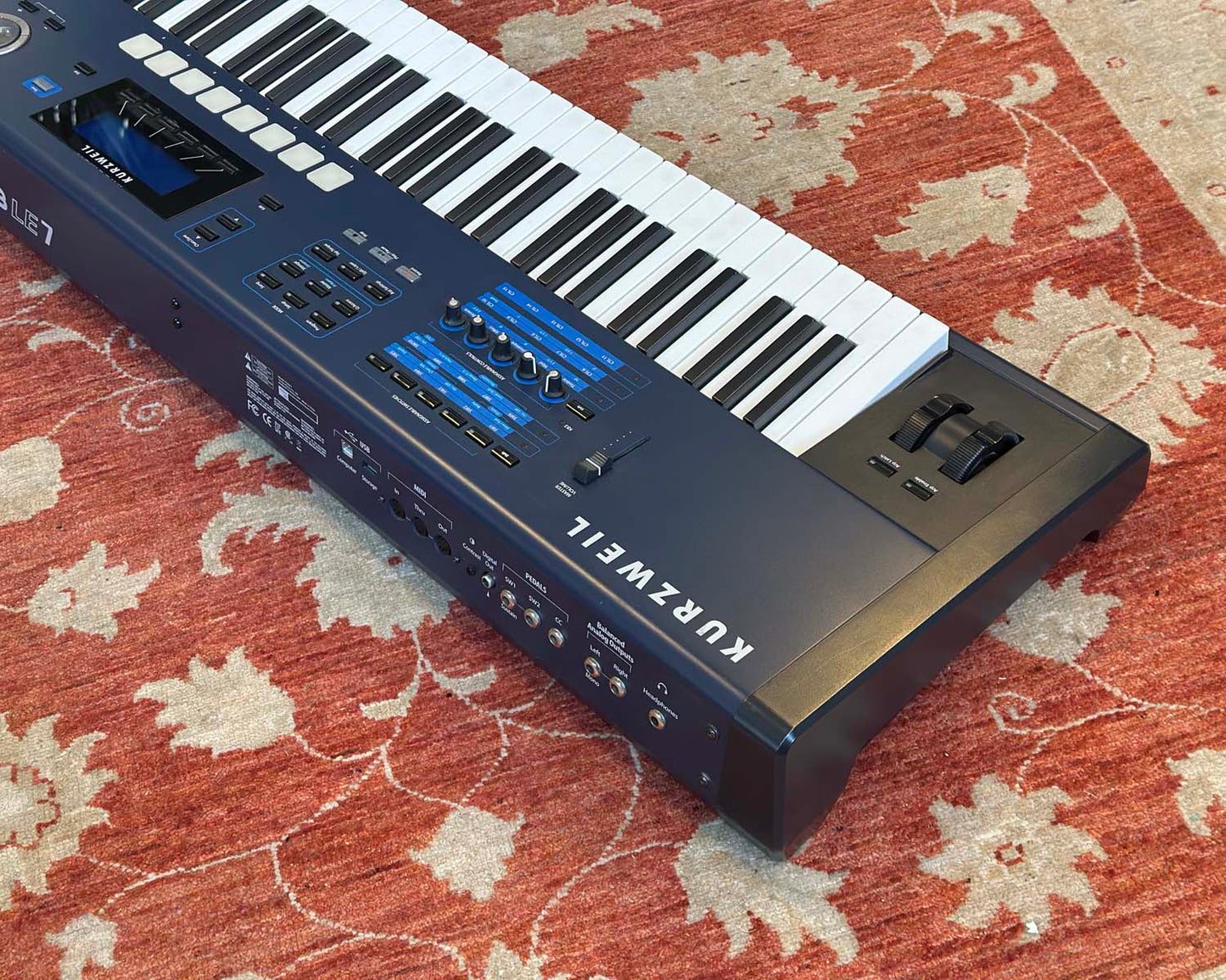 Kurzweil PC3LE7 Workstation