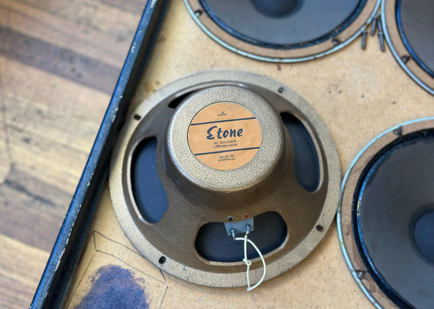Lenard 120 Watt 412" Cabinet