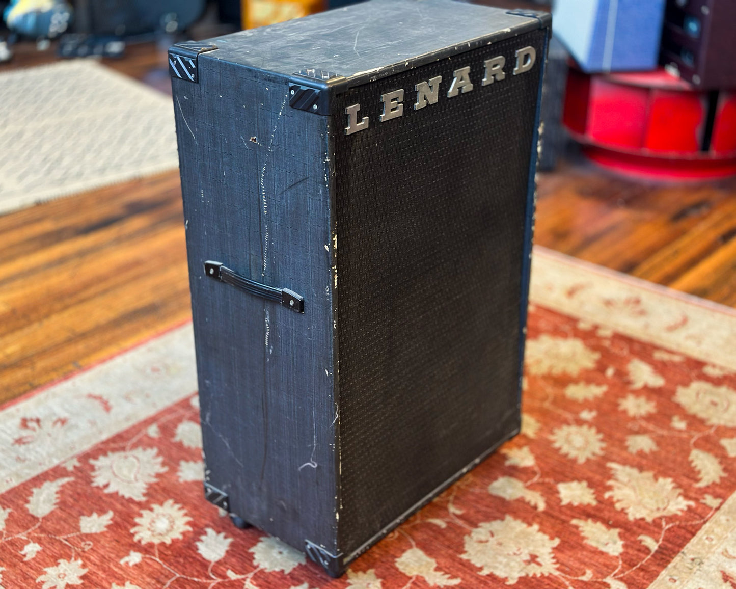 Lenard 120 Watt 412" Cabinet