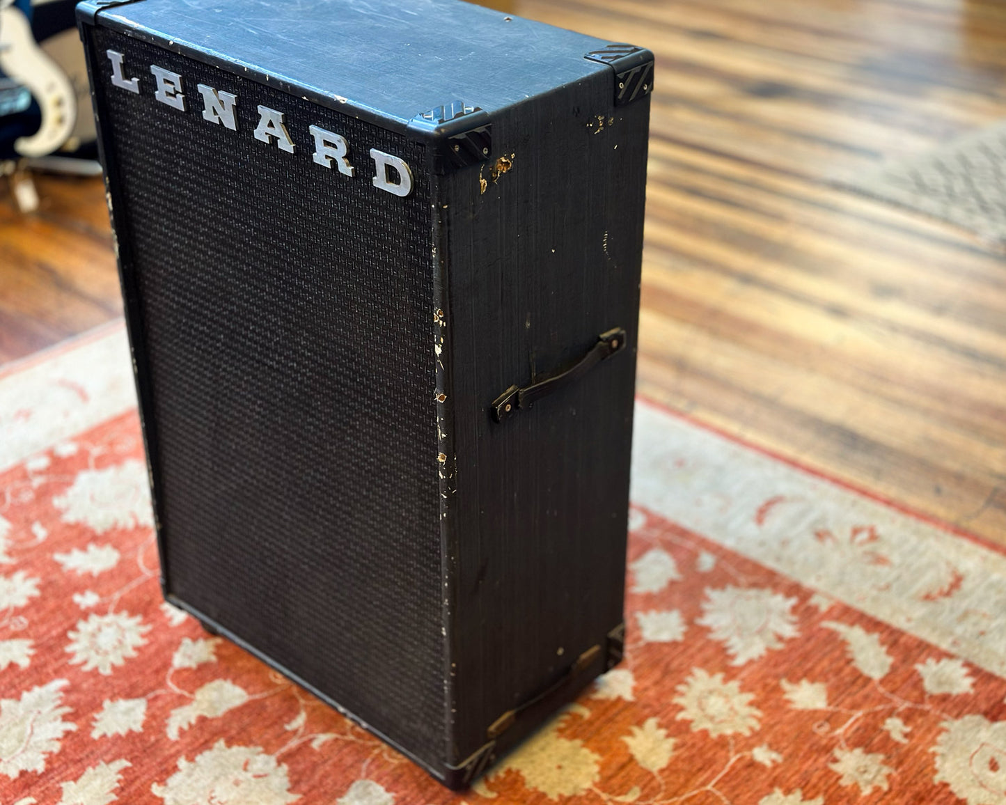 Lenard 120 Watt 412" Cabinet