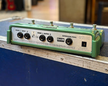 Load image into Gallery viewer, Line 6 DL4 Delay Modeler
