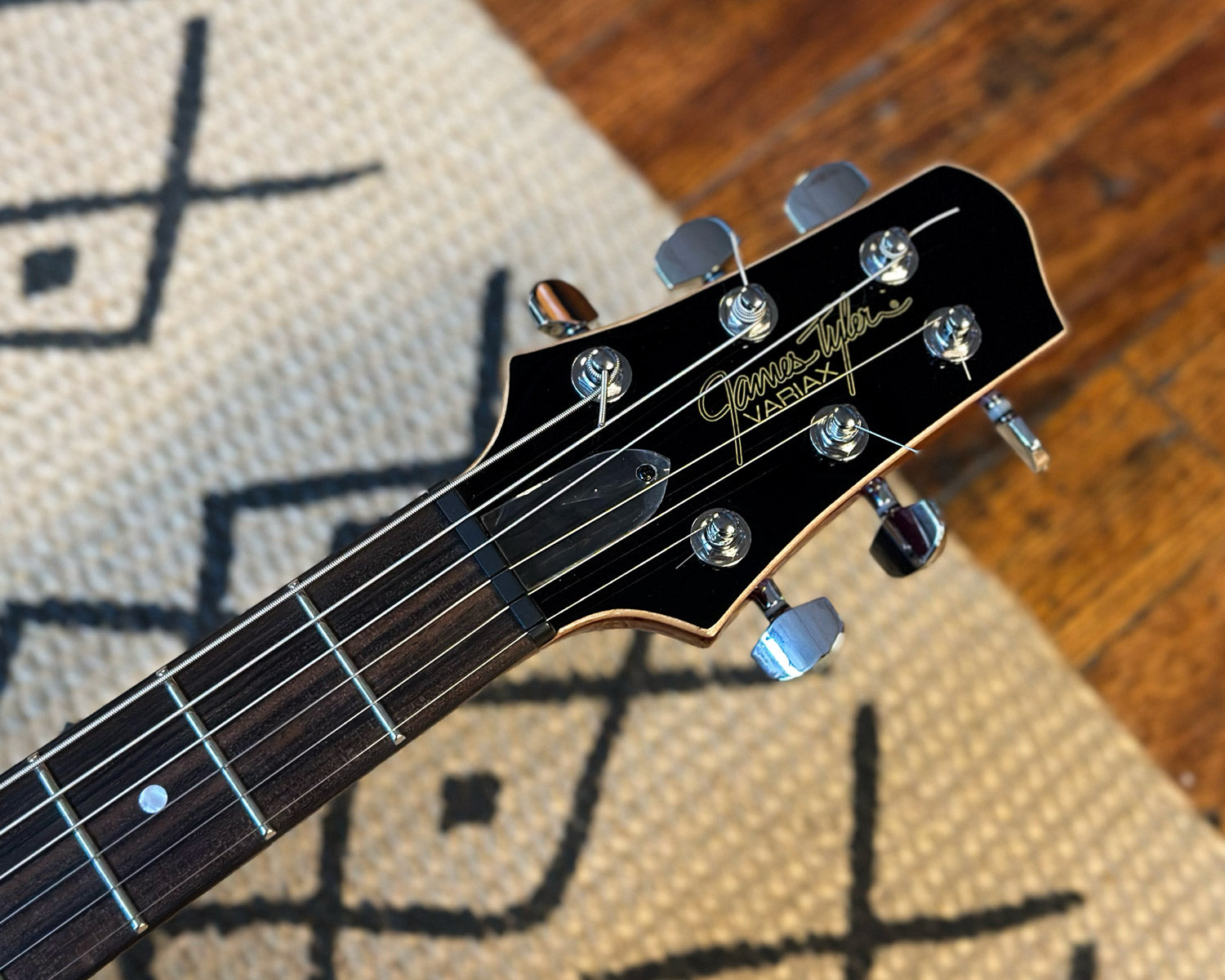 JTV-59 James Tyler Variax　週末セール Used Line 6 JTV59 James Tyler Variax black Solid Body