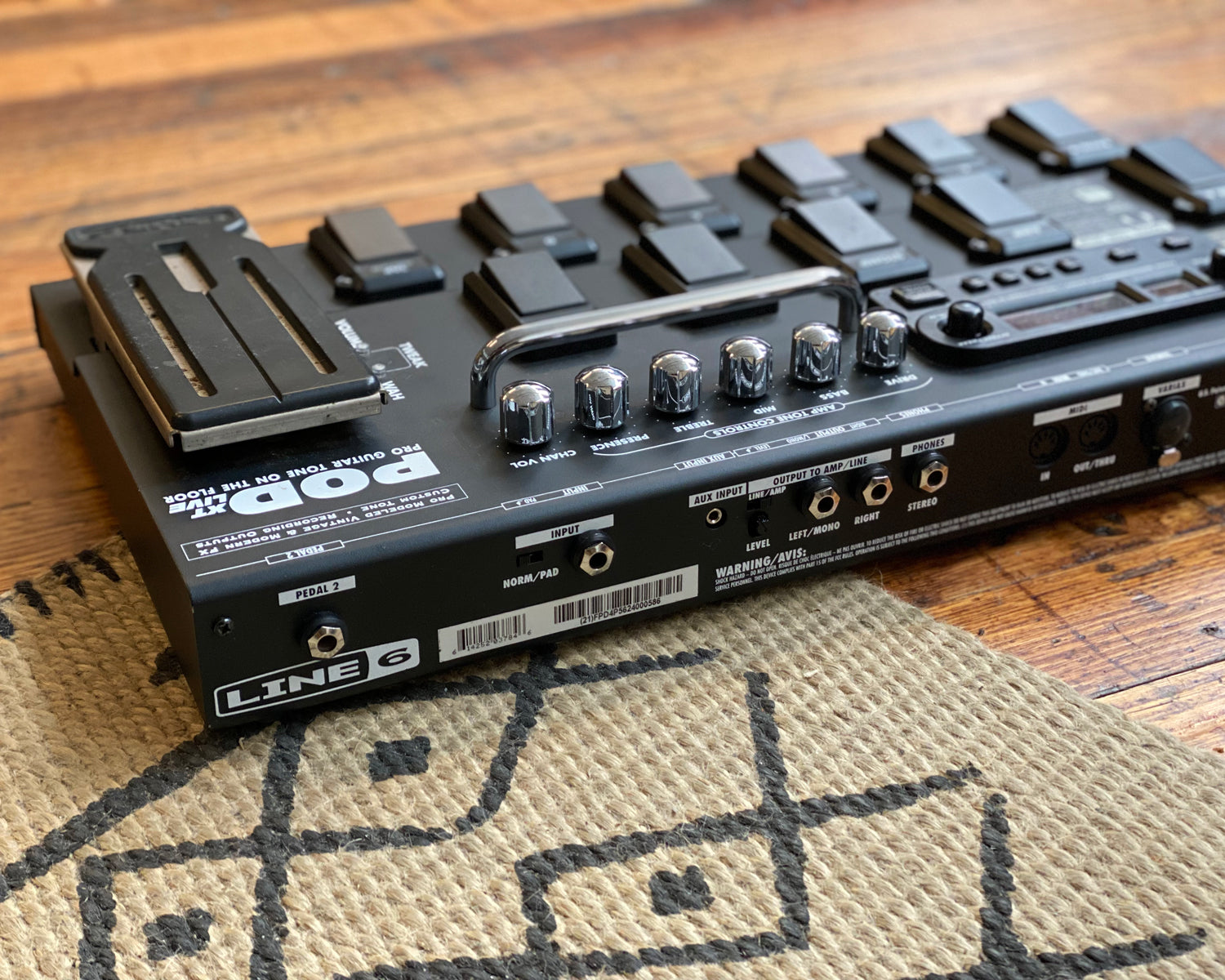 line 6 pod xt live