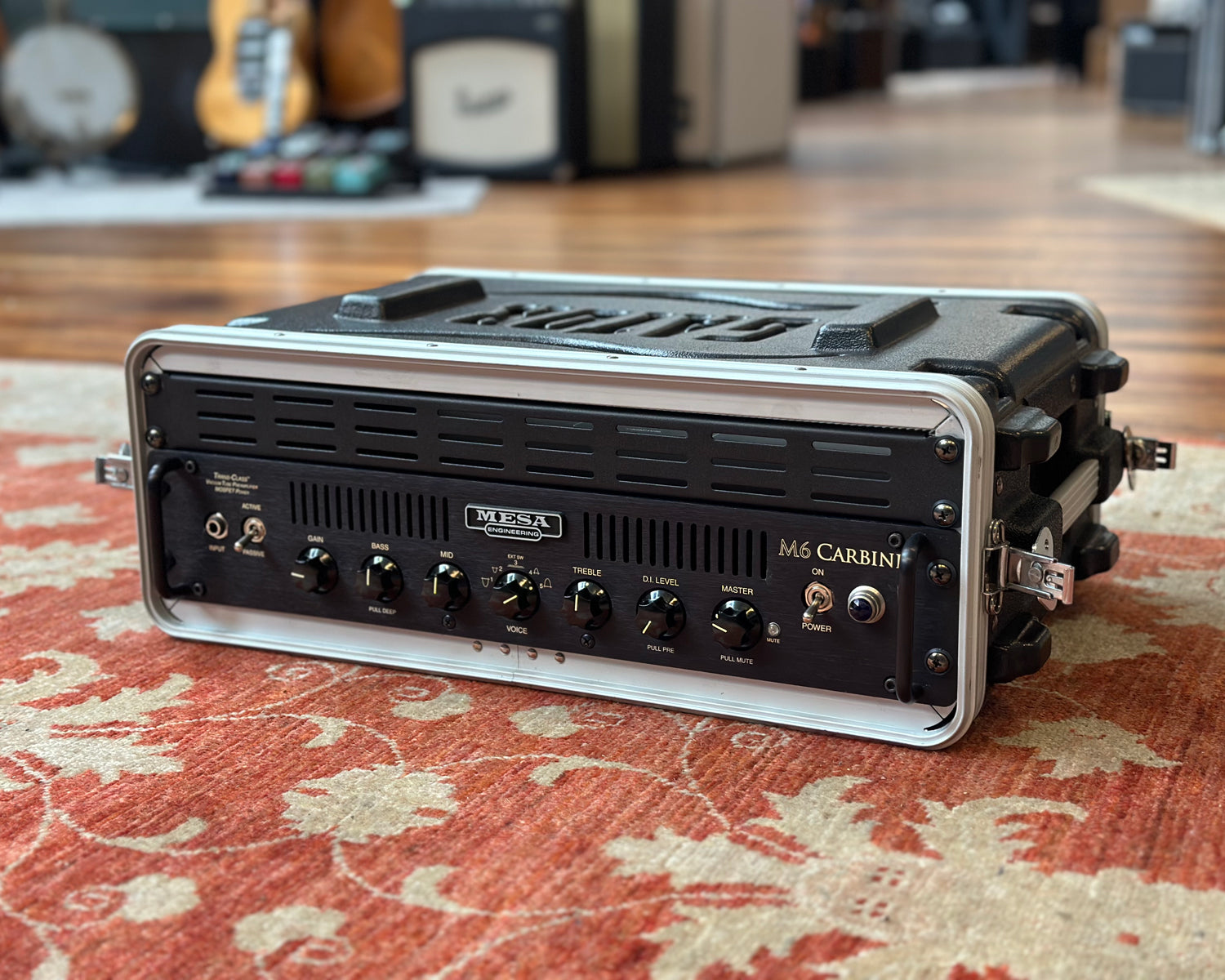 【ラックケース付】MESA BOOGIE M6CARBINEベースアンプ （Mesa Boogie 