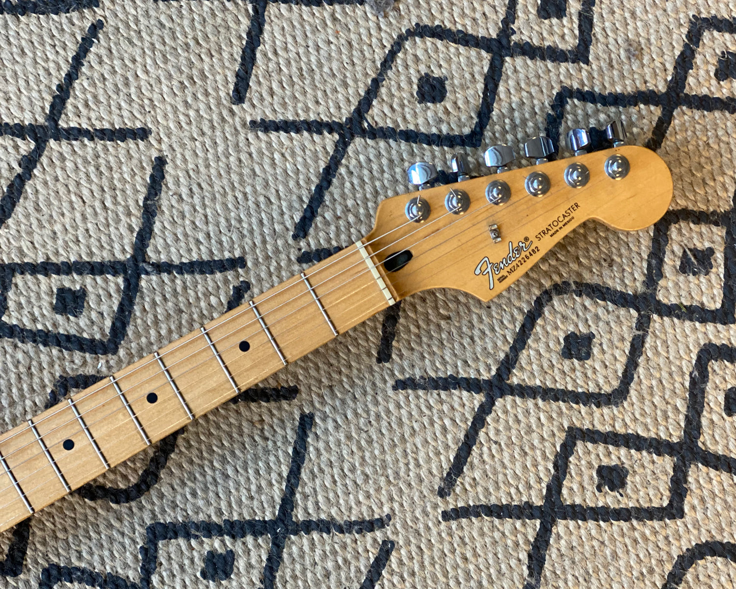 MJT Stratocaster - Fender MIM Standard Neck! - Tahitian Coral