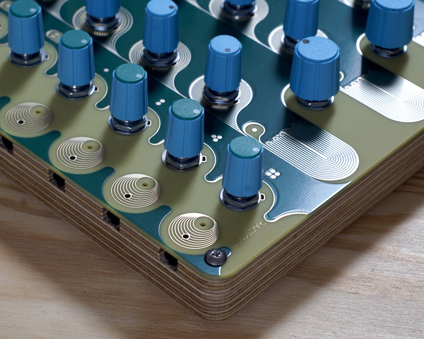 Landscape Moon Passive Analogue 4-Channel Rhythmic Instrument