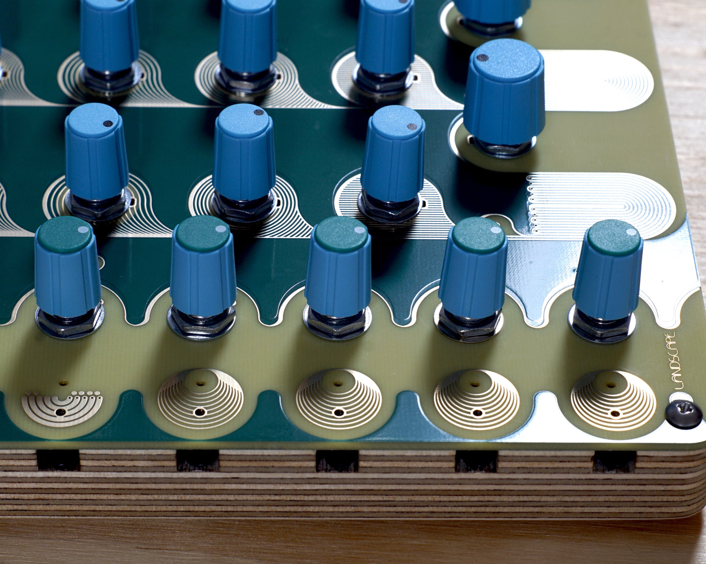 Landscape Moon Passive Analogue 4-Channel Rhythmic Instrument