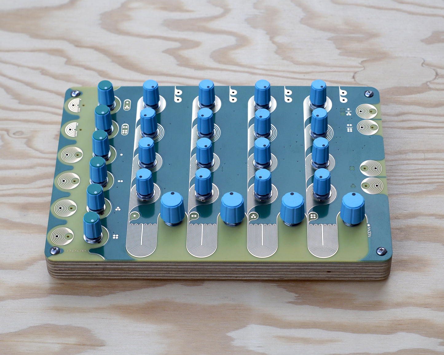 Landscape Moon Passive Analogue 4-Channel Rhythmic Instrument