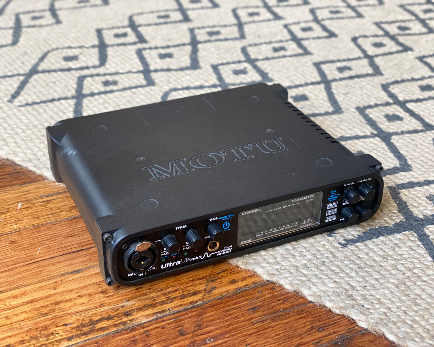 ジャンク MOTU Ultra Lite mk3 オーディオインターフェース