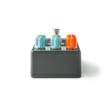 Load image into Gallery viewer, MXR MB301 Bass Synth Monophonic Synthesizer Effects Pedal
