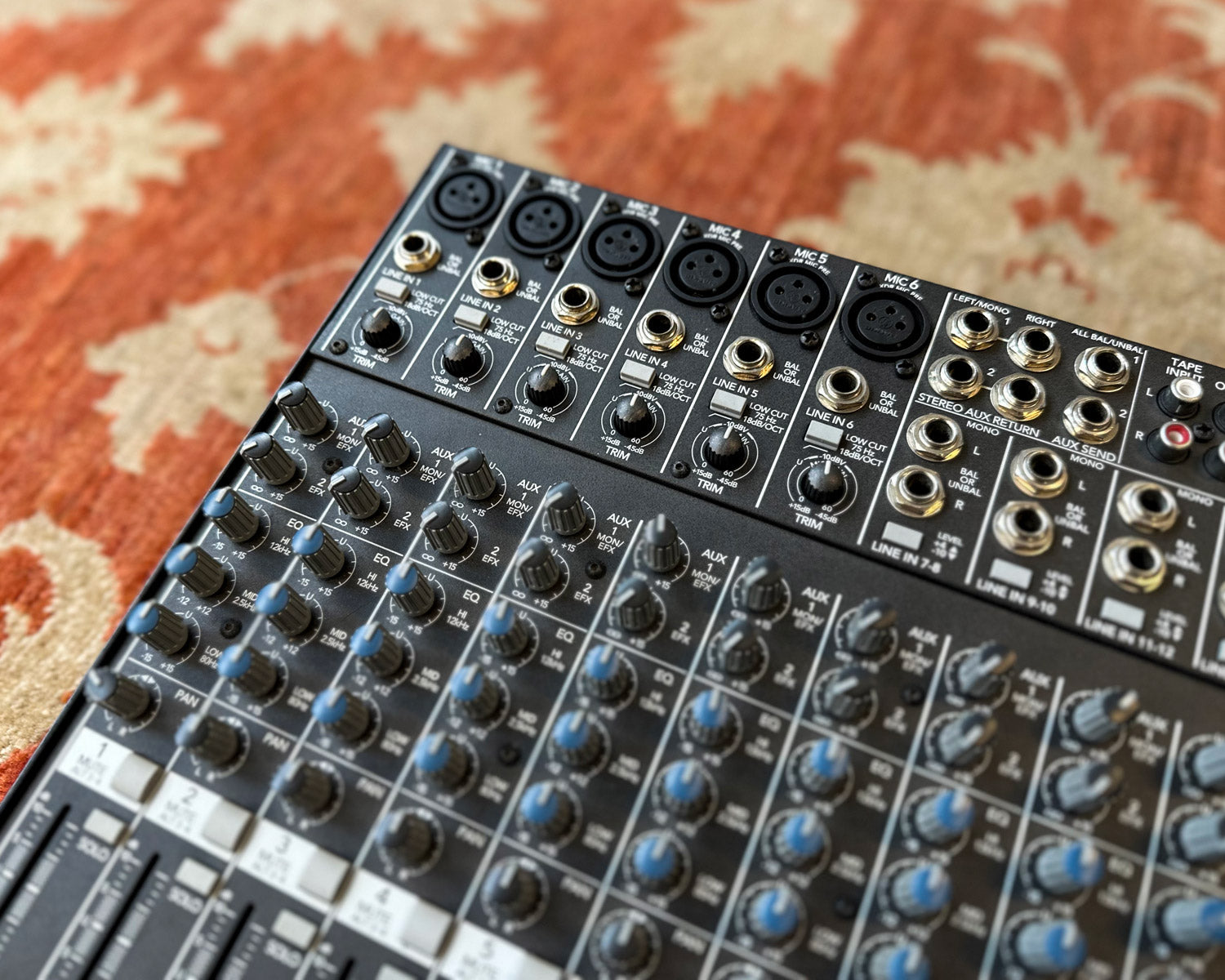 【動作確認済】MACKIE. 1402-VLZ PRO アナログミキサー　箱あり Amazon.com: Mackie 1402VLZ PRO Mixer : Musical Instruments