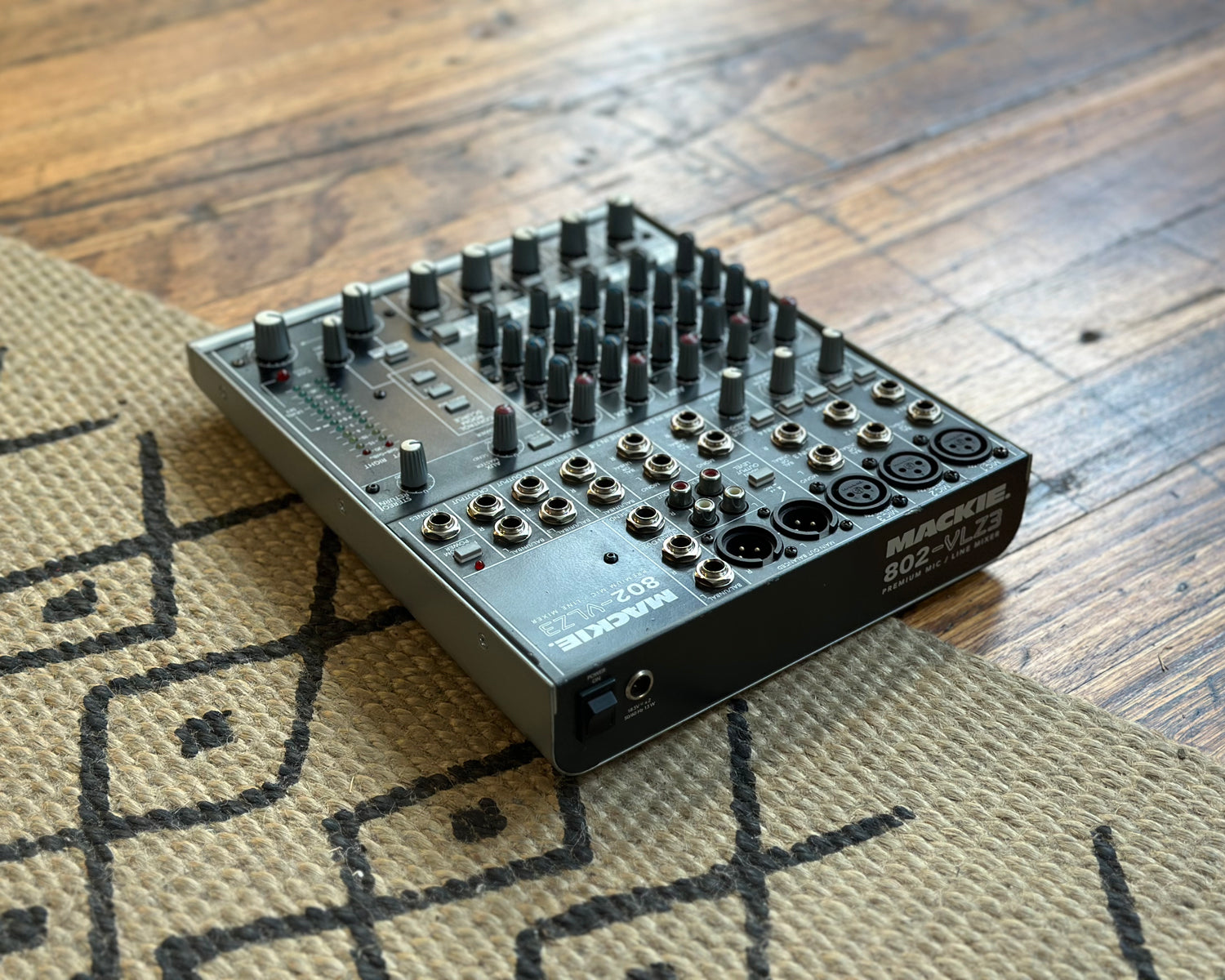 MACKIE 802-VLZ3 マイク/ラインミキサー MACKIE 802-VLZ3 マイク/ラインミキサー MACKIE 802-VLZ3 マイク