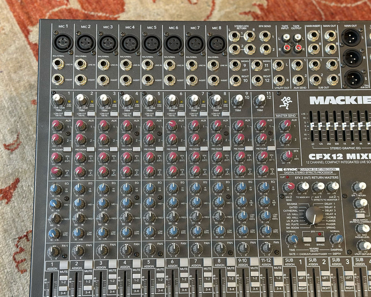 Mackie CFX12 Mixer w/Road Case