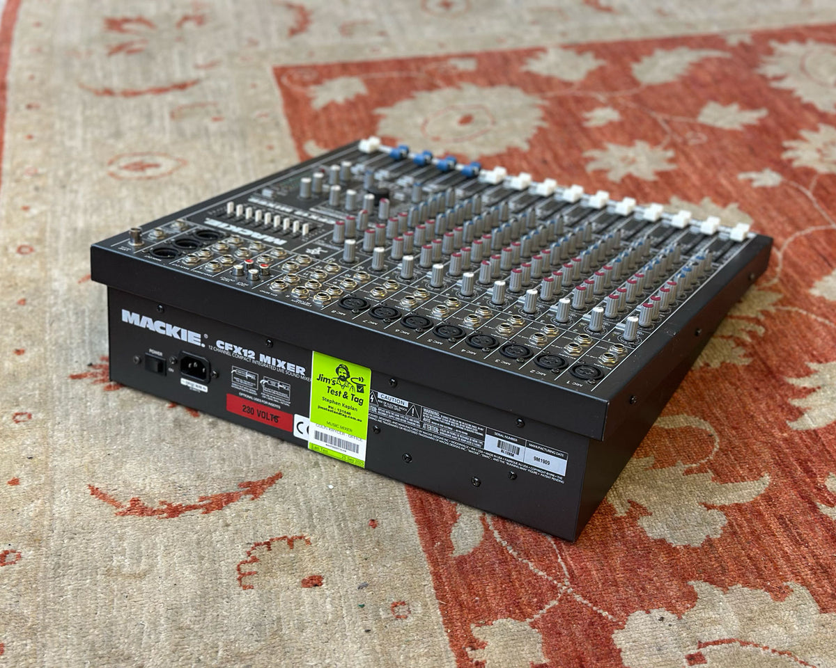 Mackie CFX12 Mixer w/Road Case