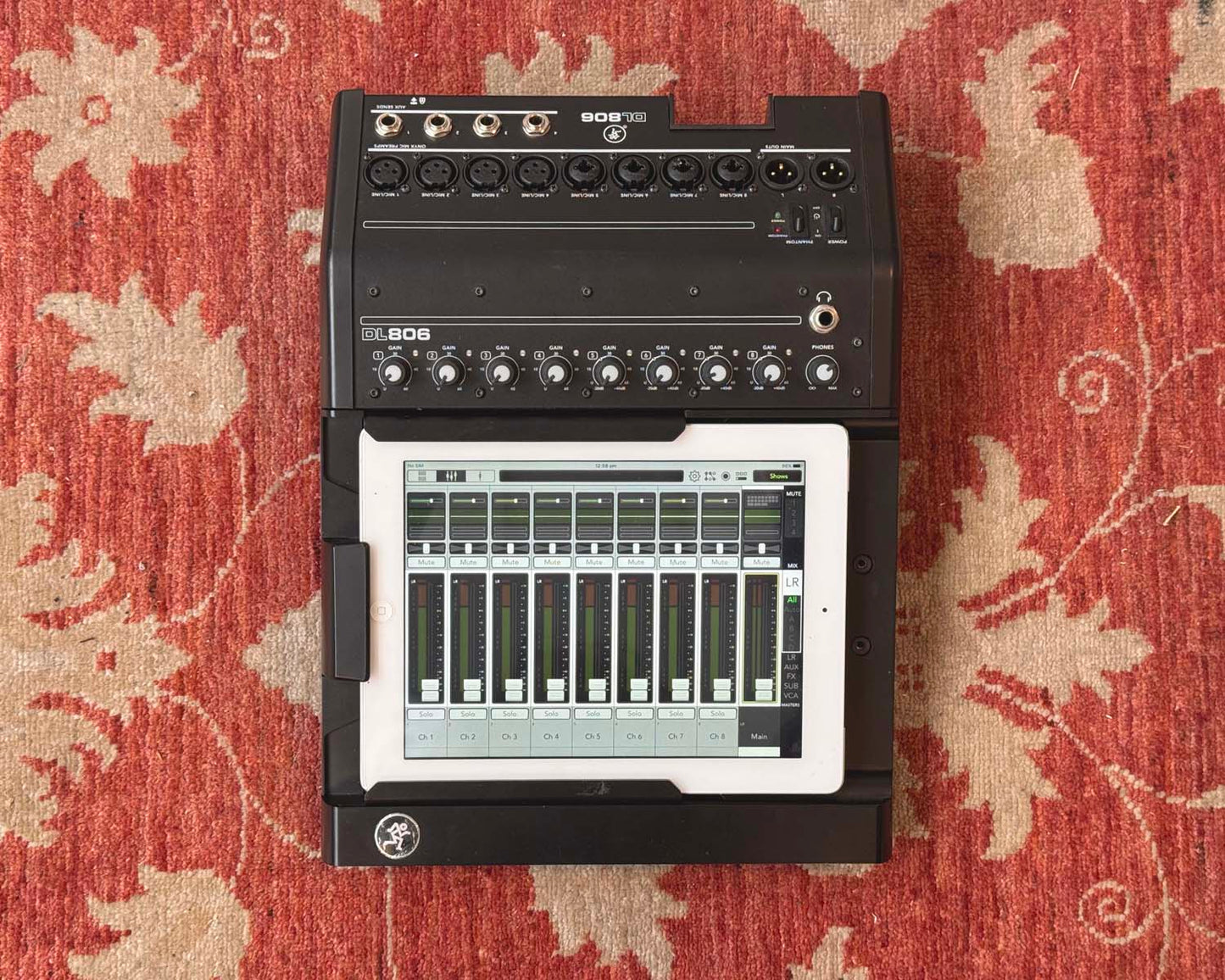 Mackie DL806 8-Channel Digital Mixer w/iPad 4th Gen 64GB White