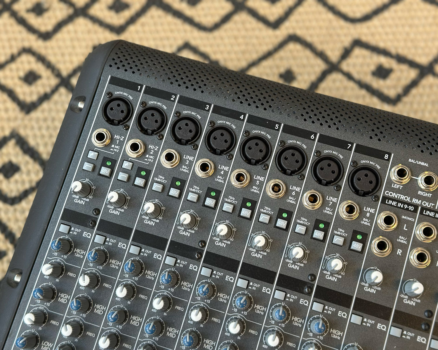 Mackie ONYX 1620 Analogue Mixer – Found Sound