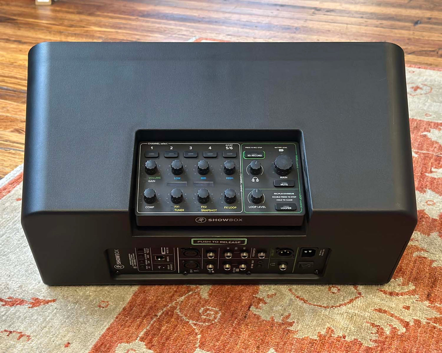 Mackie Showbox