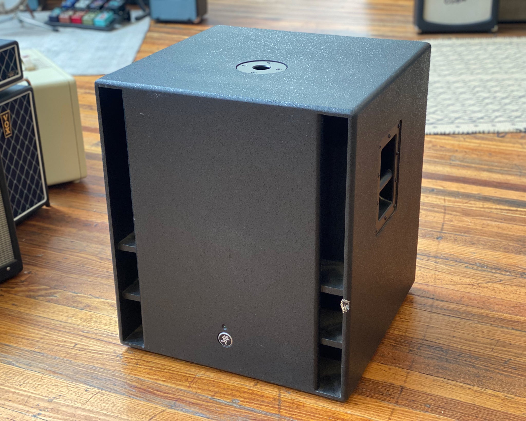 Thump18s 1200w Mackie Thump 18s Subwoofer Mackie Thump18s Powered