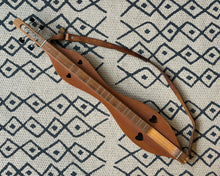 Load image into Gallery viewer, Magic Mountain Instruments Appalachian Dulcimer
