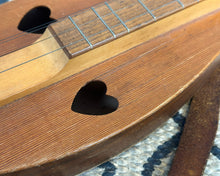 Load image into Gallery viewer, Magic Mountain Instruments Appalachian Dulcimer

