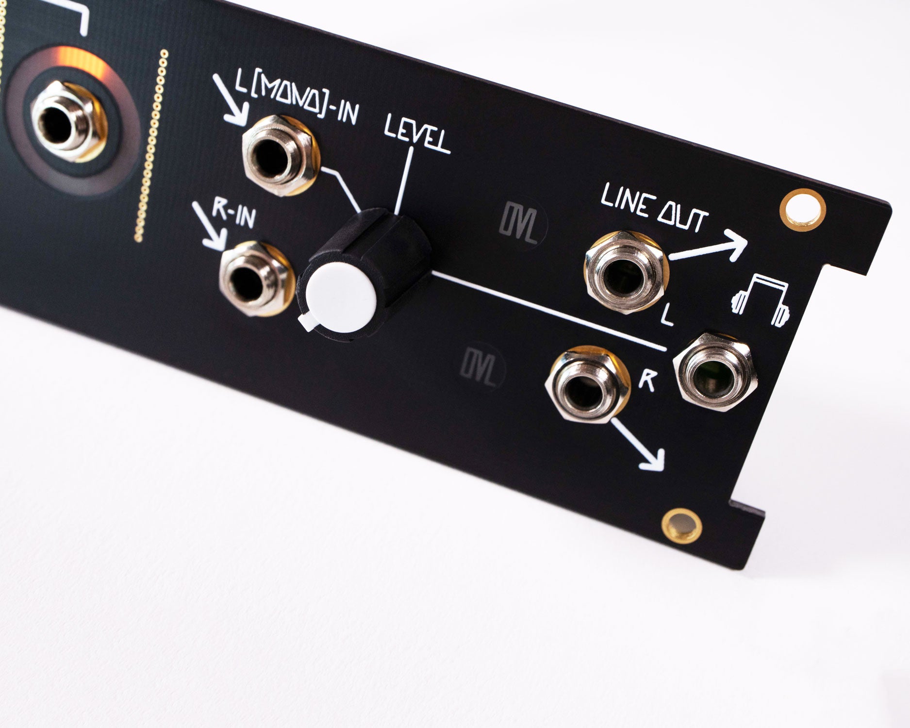 Make Noise 4 Zone CV Bus 7U 208HP Eurorack Case – Found Sound
