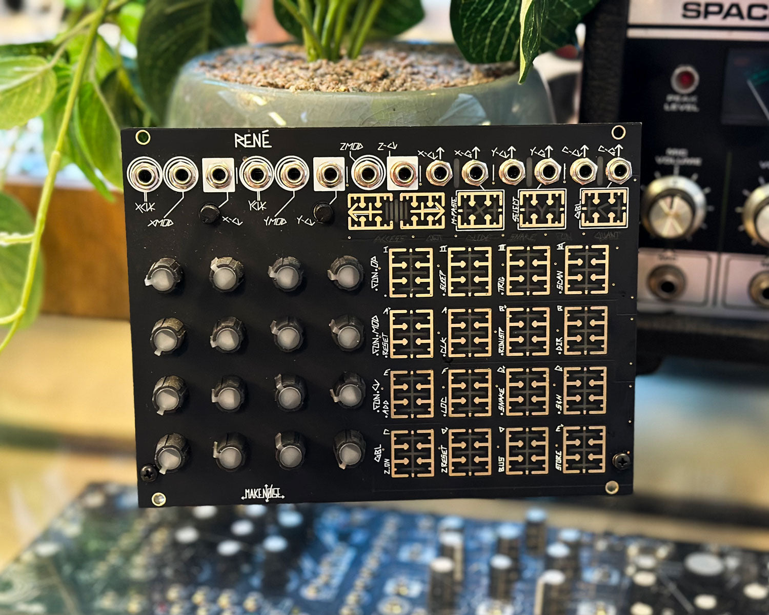 Make noise rene 2 モジュラーシンセ　ユーロラック　dtm Make noise rene 2 モジュラーシンセ ユーロラック dtm Make noise