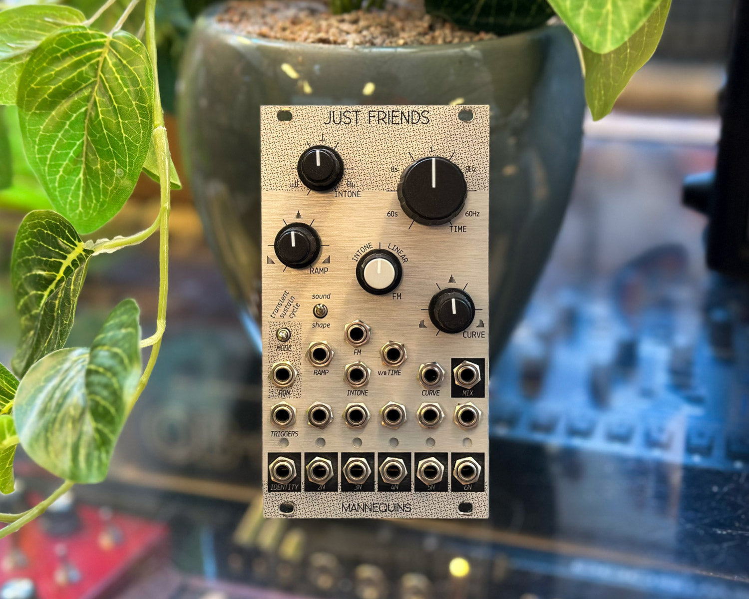 鍵盤楽器 Mannequins Just Friends (v2) Mannequins Just Friends (v2) 楽器・機材