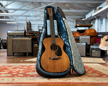 Load image into Gallery viewer, Martin 00-15M Mahogany w/ OSSC
