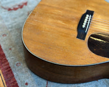 Load image into Gallery viewer, 1945 &#39;War-Time&#39; Martin 000-21w/ Non Original Hardshell Case
