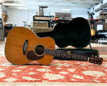 Load image into Gallery viewer, 1945 &#39;War-Time&#39; Martin 000-21w/ Non Original Hardshell Case
