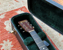 Load image into Gallery viewer, 1945 &#39;War-Time&#39; Martin 000-21w/ Non Original Hardshell Case
