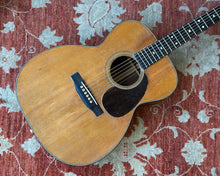 Load image into Gallery viewer, 1945 &#39;War-Time&#39; Martin 000-21w/ Non Original Hardshell Case
