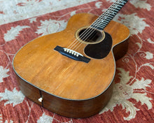 Load image into Gallery viewer, 1945 &#39;War-Time&#39; Martin 000-21w/ Non Original Hardshell Case
