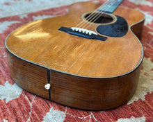 Load image into Gallery viewer, 1945 &#39;War-Time&#39; Martin 000-21w/ Non Original Hardshell Case
