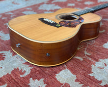 Load image into Gallery viewer, Maton EBG808TE Tommy Emmanuel w/ OHSC
