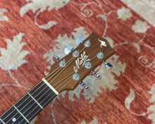 Load image into Gallery viewer, Maton EBG808TE Tommy Emmanuel w/ OHSC
