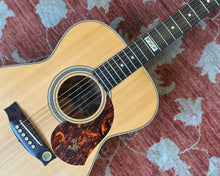 Load image into Gallery viewer, Maton EBG808TE Tommy Emmanuel w/ OHSC
