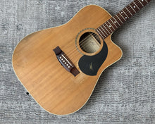 Load image into Gallery viewer, 2002 Maton EM325C Dreadnought w/ AP5 Pickup System &amp; Hardshell Case
