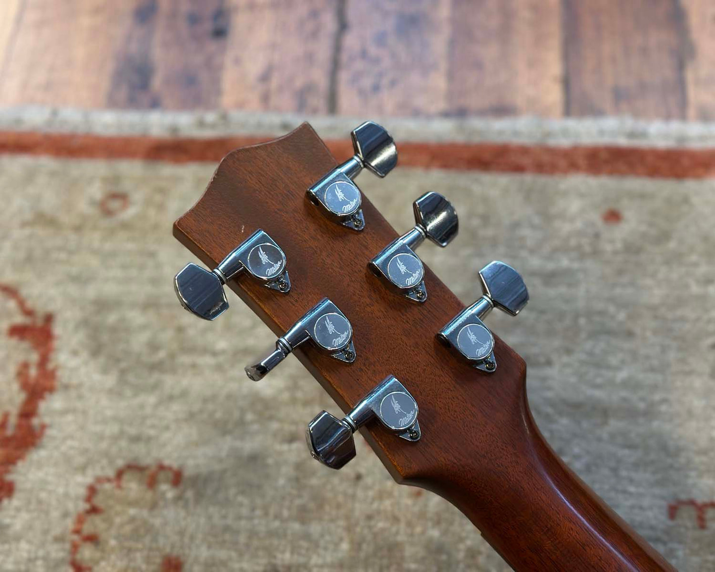 Maton EM325 Acoustic Electric Dreadnought Guitar w/AP5 Pickup System & Hiscox Case