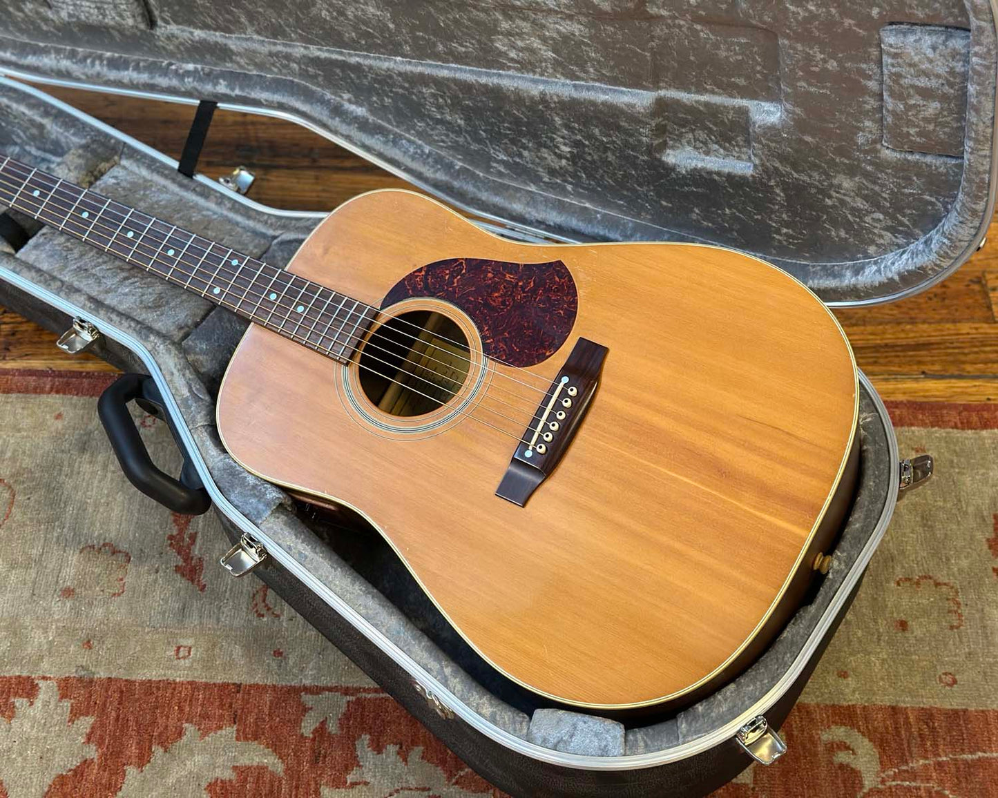 Maton EM325 Acoustic Electric Dreadnought Guitar w/AP5 Pickup System & Hiscox Case