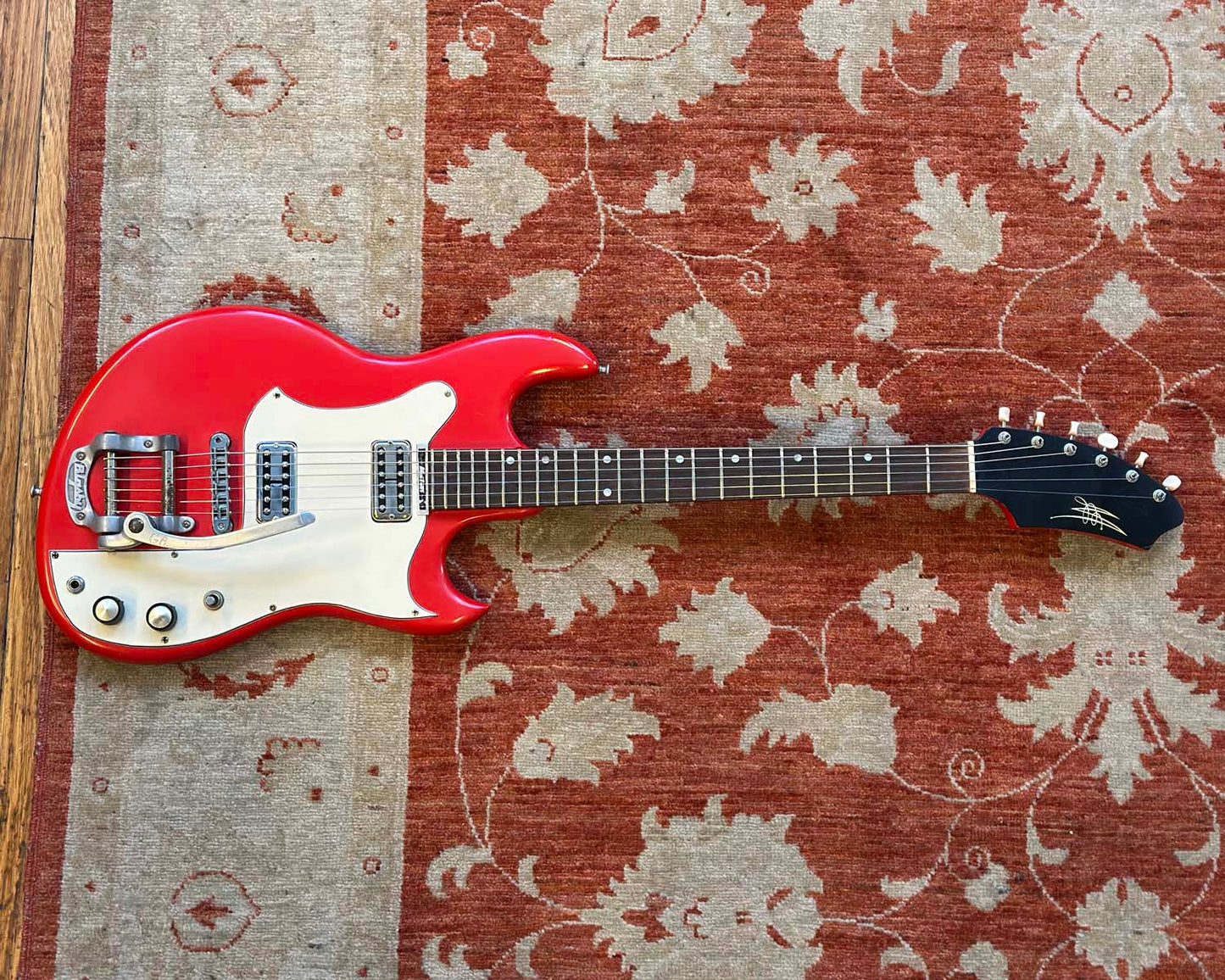 Vintage '60s Maton Fyrbyrd 620