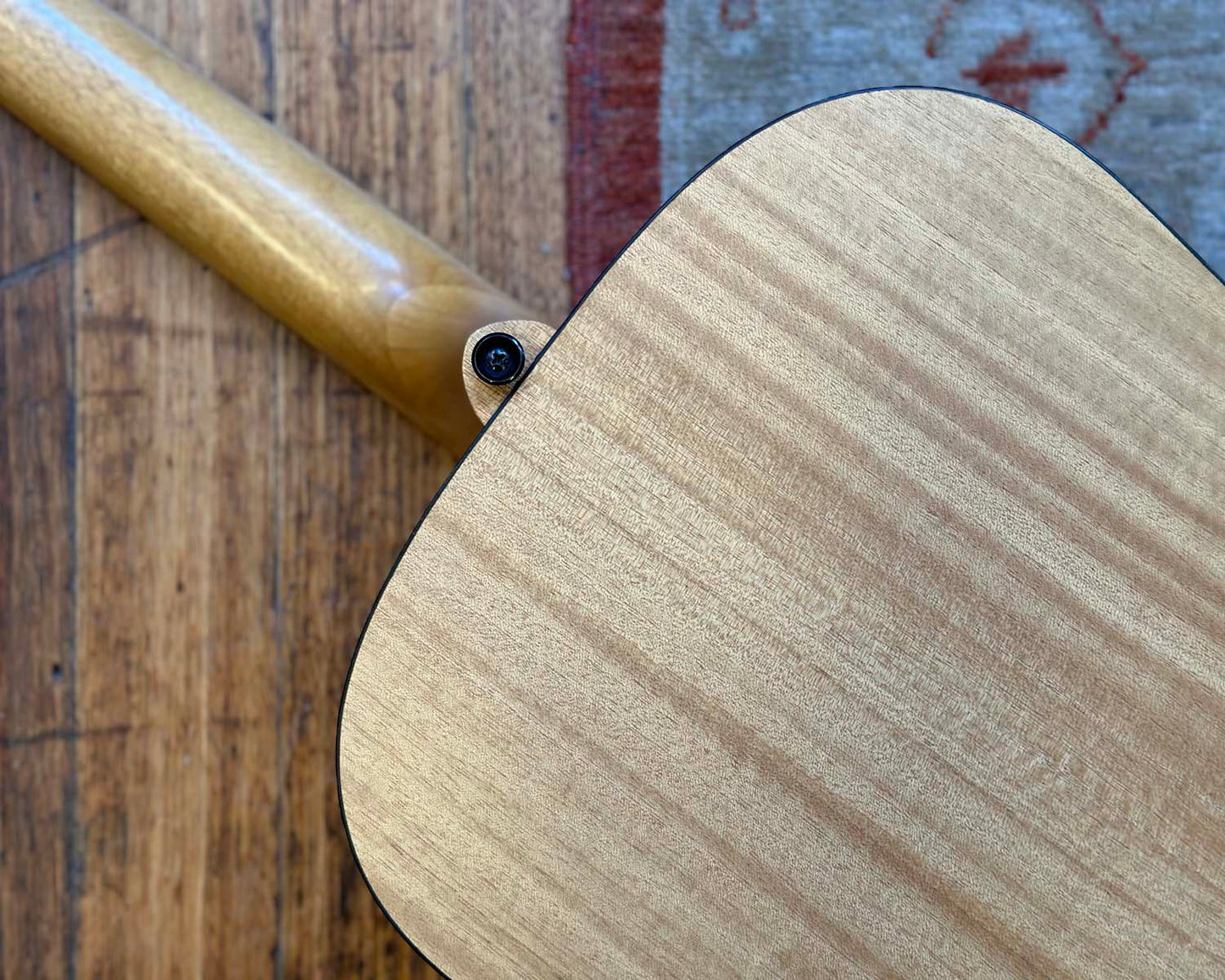 Maton M225 'Natural Series' Dreadnought w/Hiscox LiteFlite Case