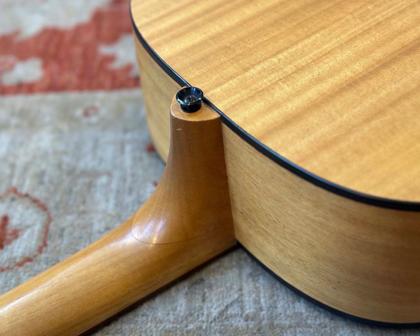 Maton M225 'Natural Series' Dreadnought w/Hiscox LiteFlite Case