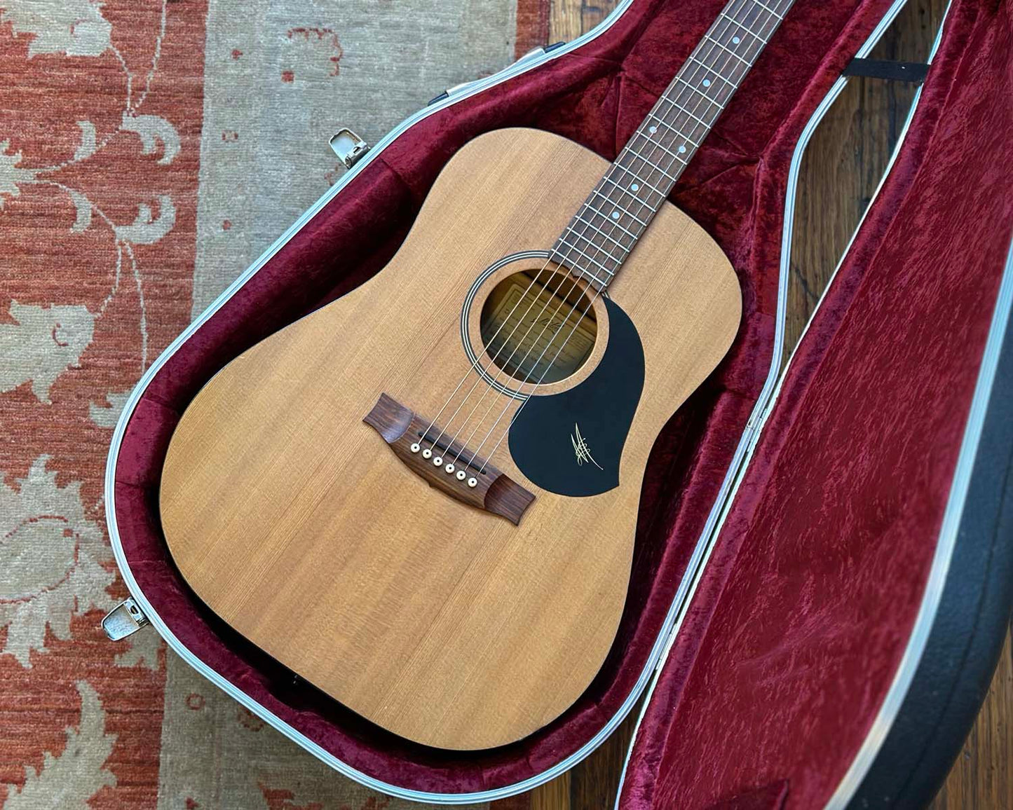 Maton M225 'Natural Series' Dreadnought w/Hiscox LiteFlite Case