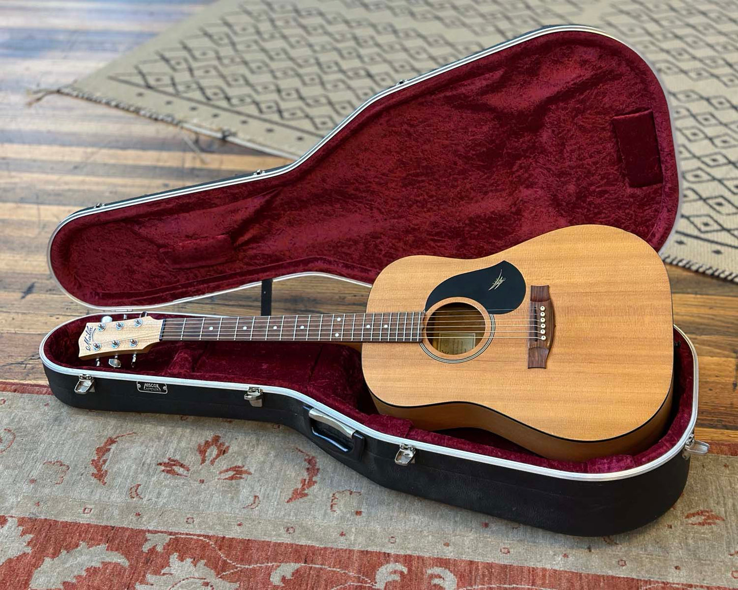Maton M225 'Natural Series' Dreadnought w/Hiscox LiteFlite Case