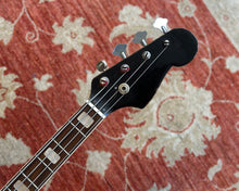 Load image into Gallery viewer, Matsumoku Jazz Bass Copy - Short Scale
