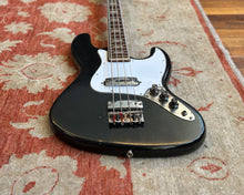 Load image into Gallery viewer, Matsumoku Jazz Bass Copy - Short Scale
