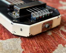 Load image into Gallery viewer, Maxim No2 Lap Steel
