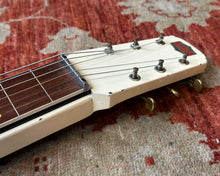 Load image into Gallery viewer, Maxim No2 Lap Steel
